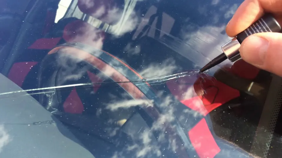 Mobile auto‑glass service throughout Decatur