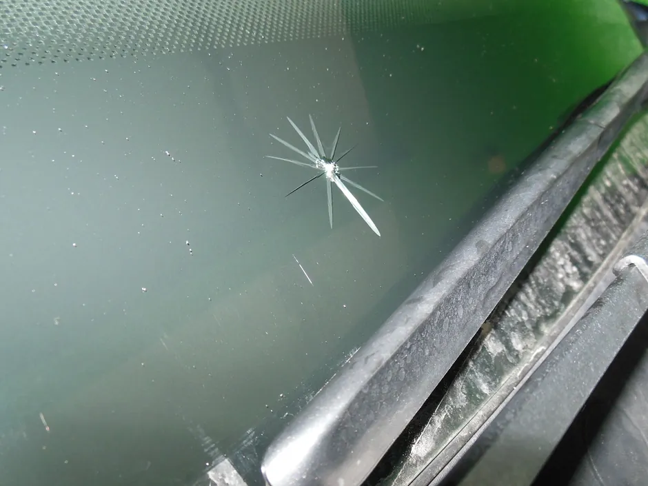 Mobile auto‑glass service across Duluth