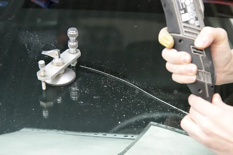 Windshield repair and replacement in Peachtree Corners, GA